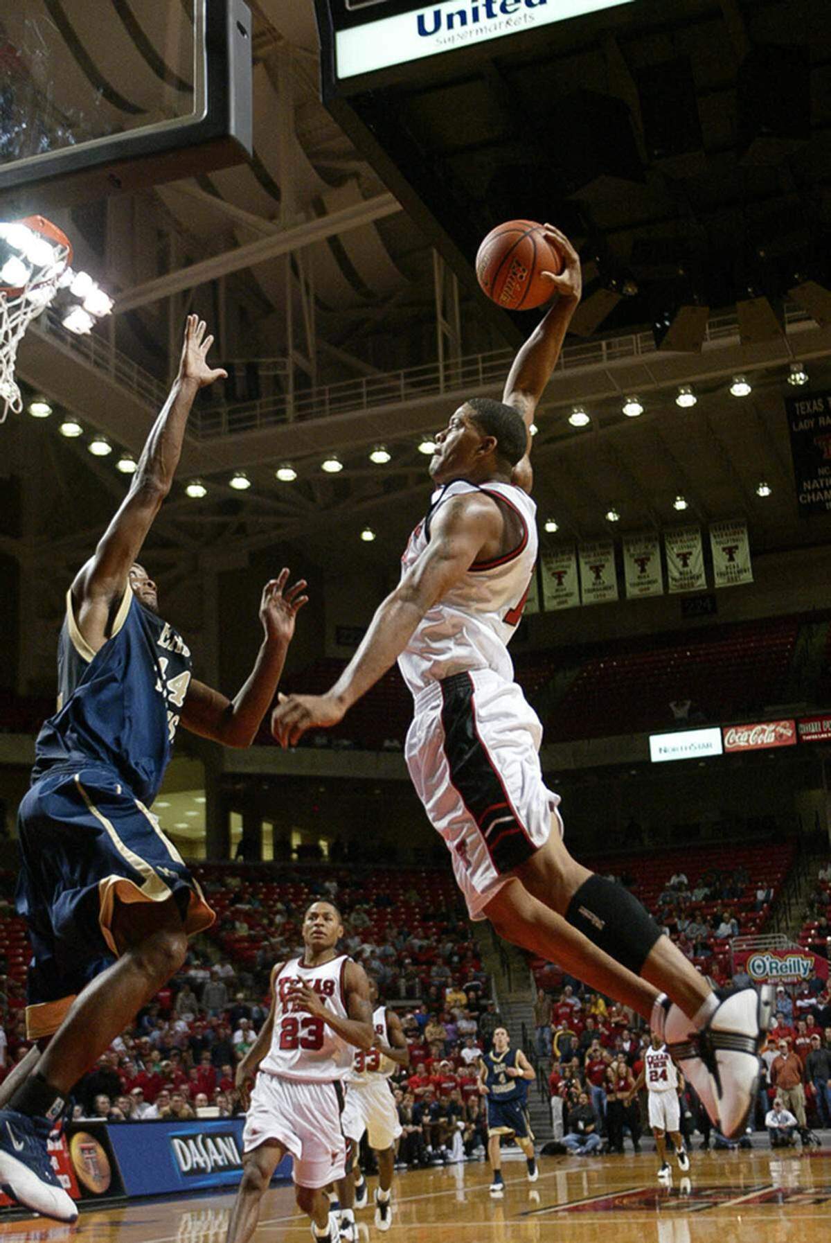 Former Texas Tech great Andre Emmett