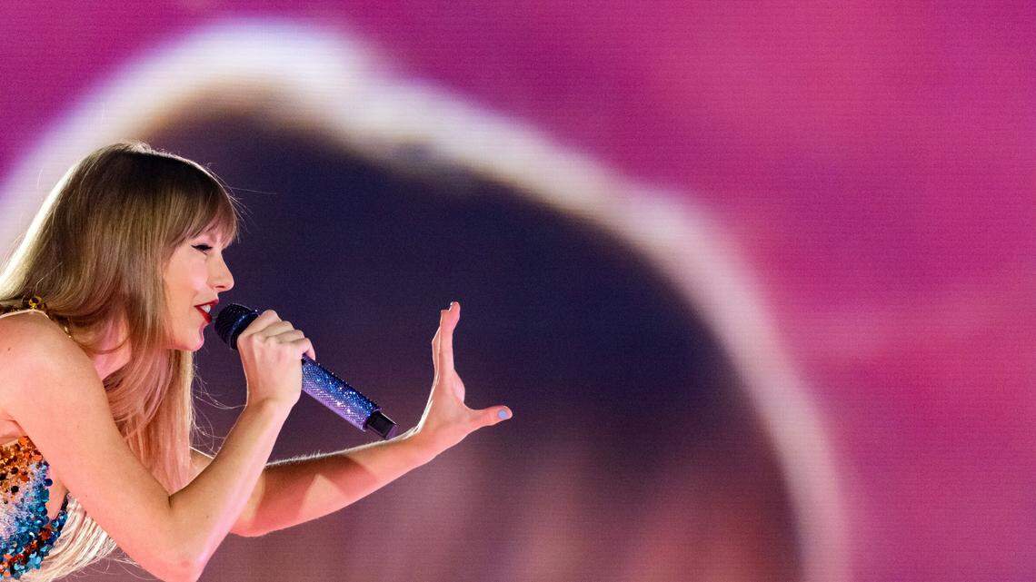 Taylor Swift’s setlist at AT&T Stadium includes a song she had previously never played live