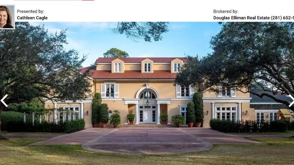 The stunning architectural masterpiece was owned by Gerald Hines, a visionary developer who is responsible for some of Houston’s most known landmarks, including much of the downtown skyline.