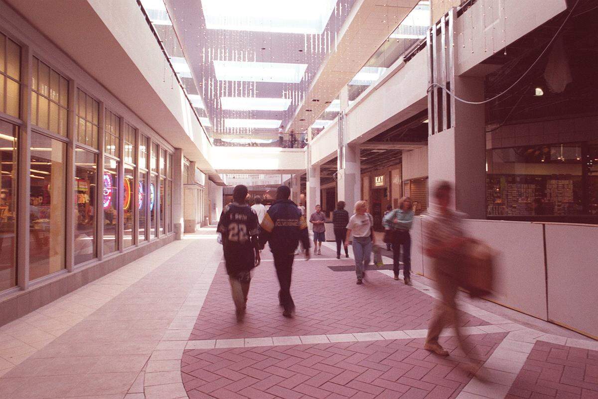 Nov. 12, 1999: The renovation of Ridgmar Mall in Fort Worth.