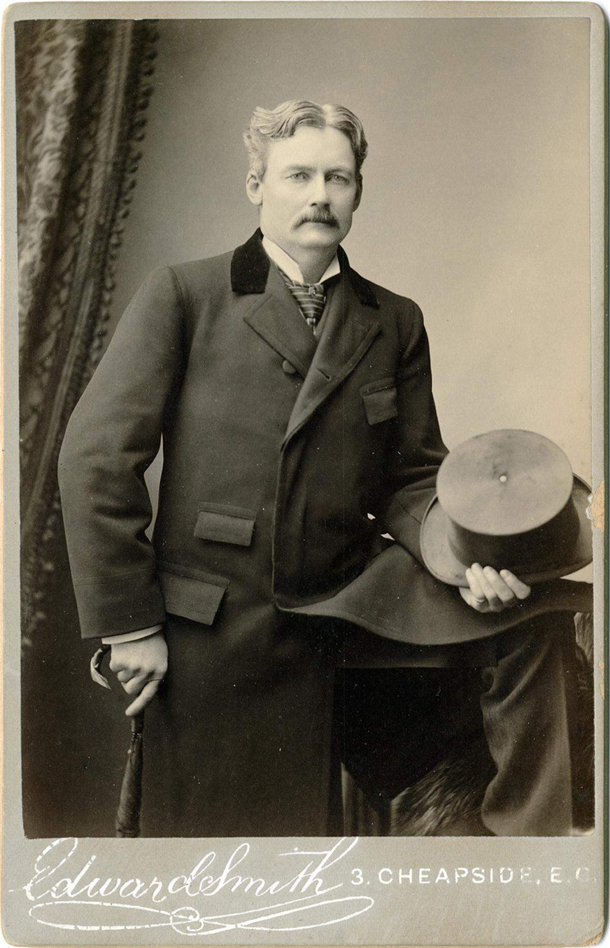 Capt. B.B. Paddock, in an undated cabinet card photograph by Edward Smith.