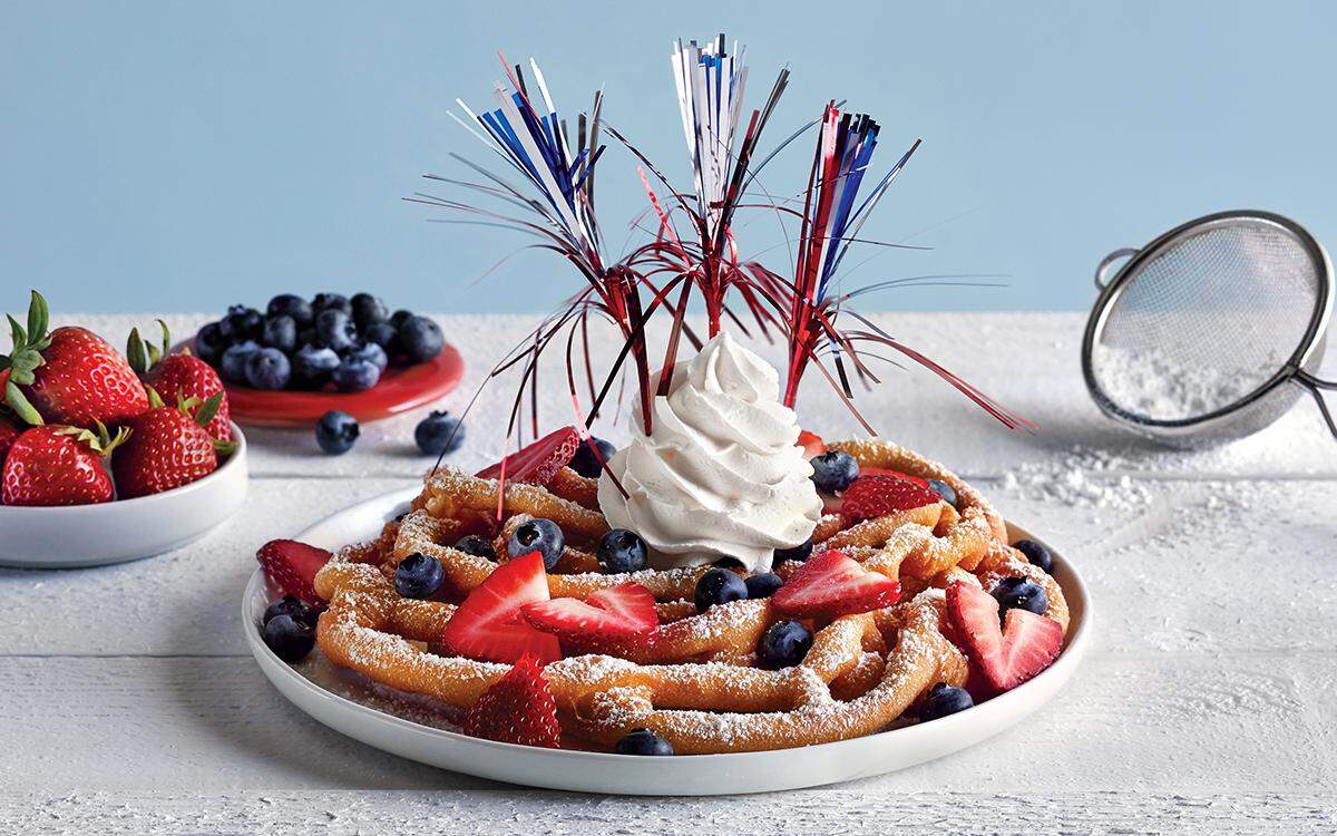 Funnel cake at Mimi's Cafe
