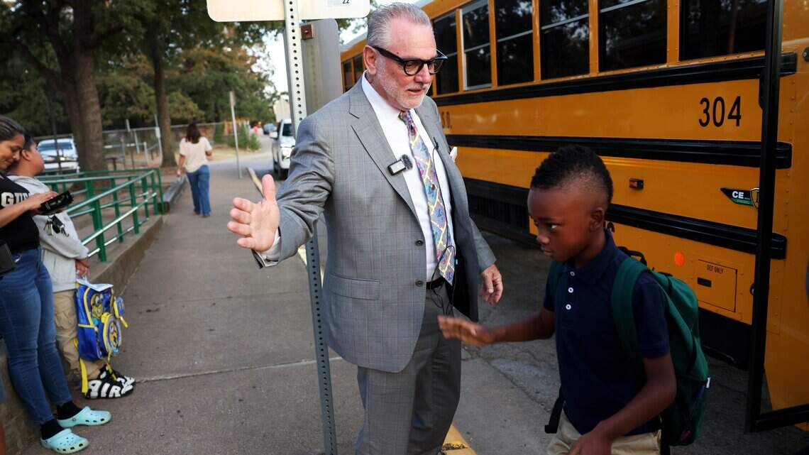 Live updates: Fort Worth ISD school year begins under state takeover