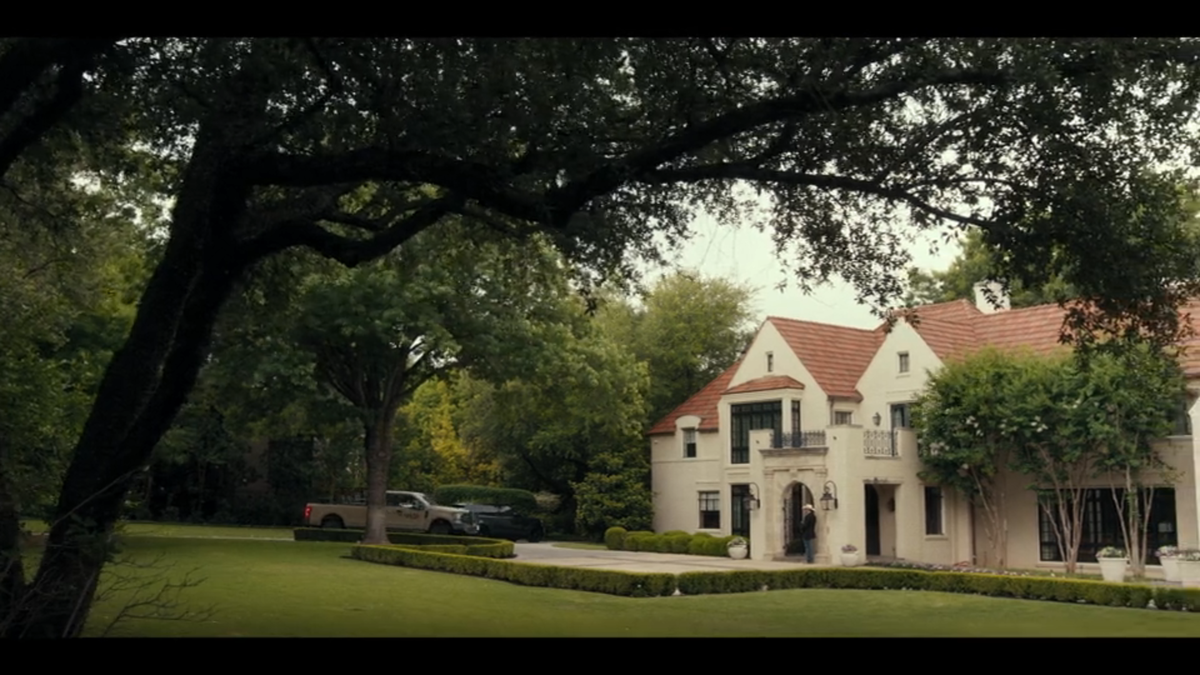 Angela meets with realtor Stephen Reich in “Landman” season 2 episode 3.