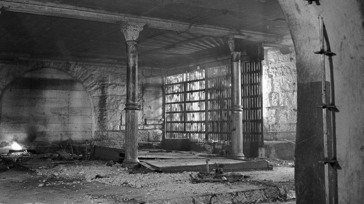 November 1937: What remains of the Fort Worth city jail as it’s being demolished.