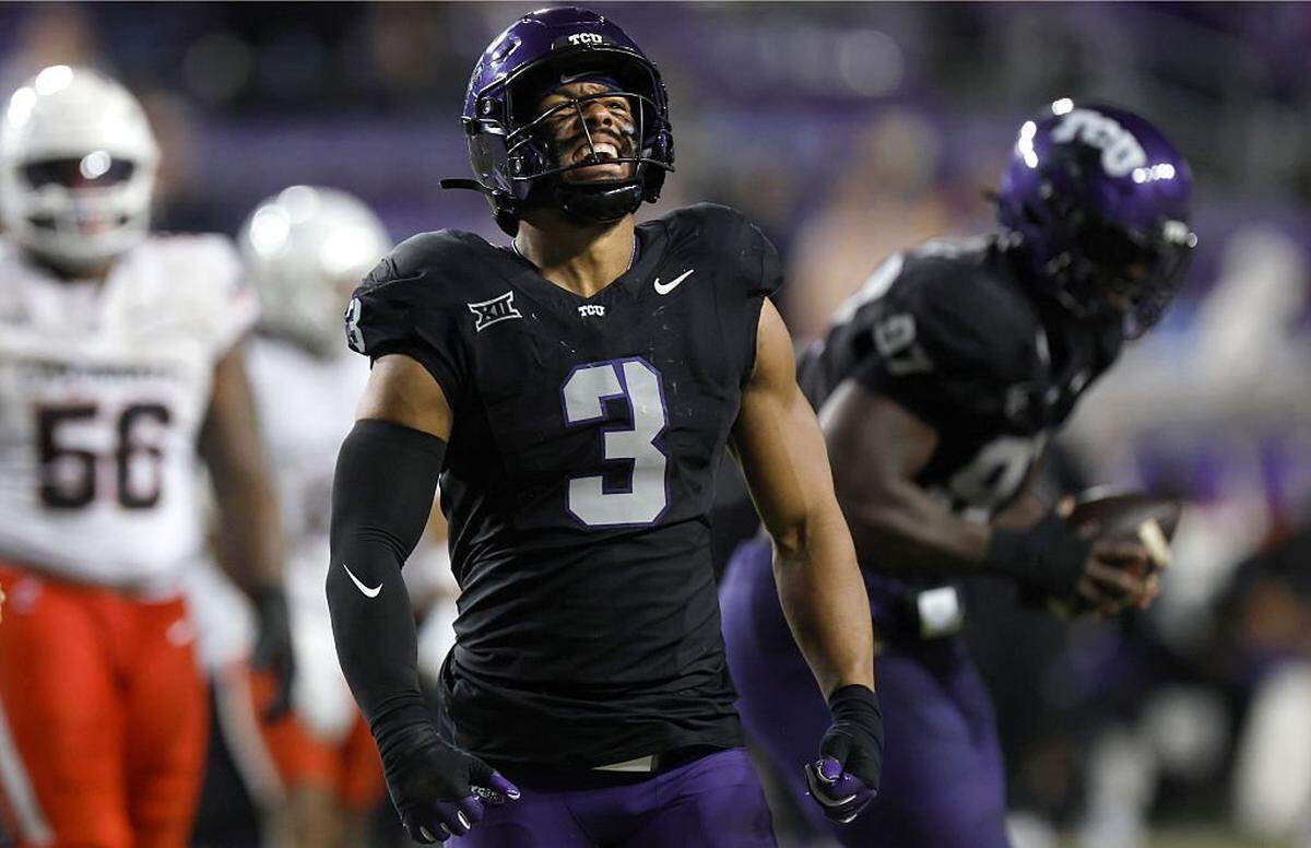 FORT WORTH, TEXAS - NOVEMBER 29: Kaleb Elarms-Orr #3 of the TCU Horned Frogs celebrates a sack during the second half against the Cincinnati Bearcats at Amon G. Carter Stadium on November 29, 2025 in Fort Worth, Texas. (Photo by Ron Jenkins/Getty Images)