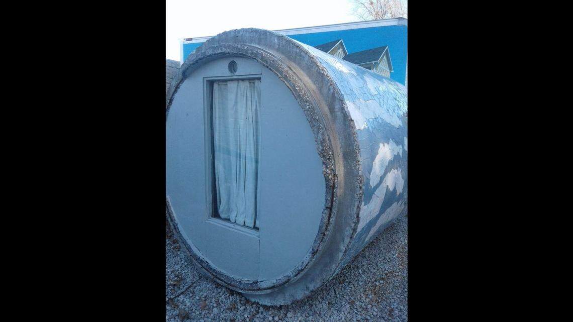 Artist Jeanne Spezia listed her creation on Facebook Marketplace