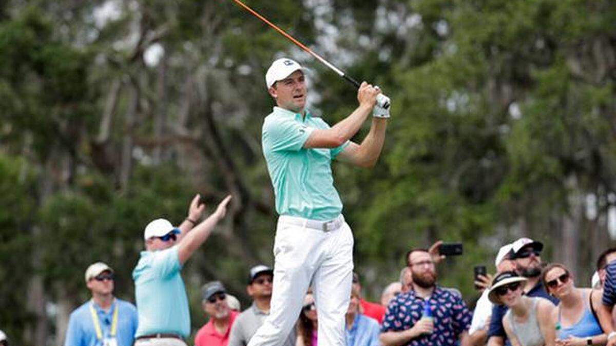 Jordan Spieth is at 3-under going into the weekend at the Fort Worth Invitational.