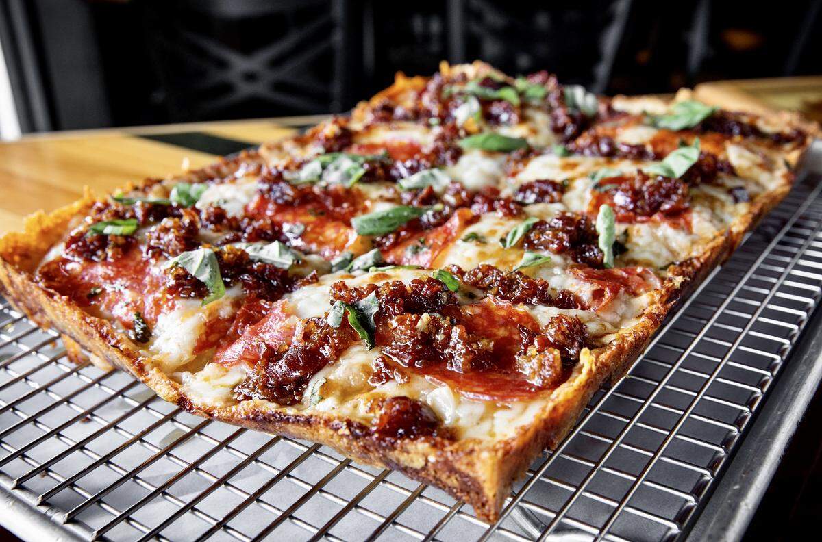 Thunderbird Pies has its own version of Zoli’s/Cane Rosso’s bacon marmalade-habanero honey pizza.