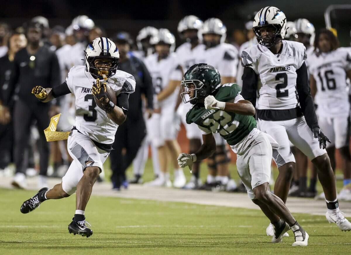 North Crowley running back G'yrell Smith (3) runs the ball during the first half of the game against Waxahachie on Friday, Oct. 9, 2026, at Stuart B. Lumpkins Stadium in Waxahachie.