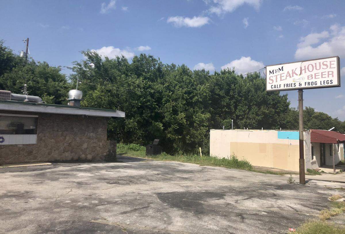 El M & M Steak House en Fort Worth como se veía el 27 de junio de 2019.