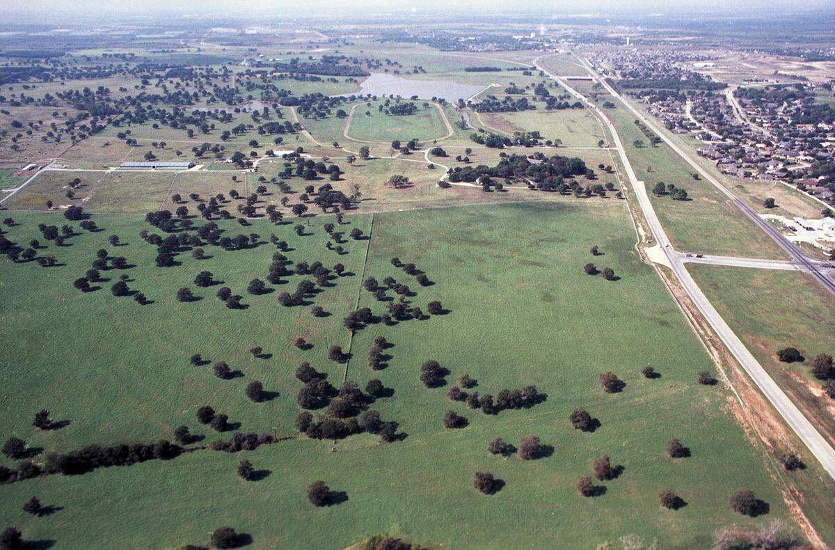 Oct. 30, 1997: An aerial view of Ross Perot Jr.’s Circle T Ranch in Westlake.