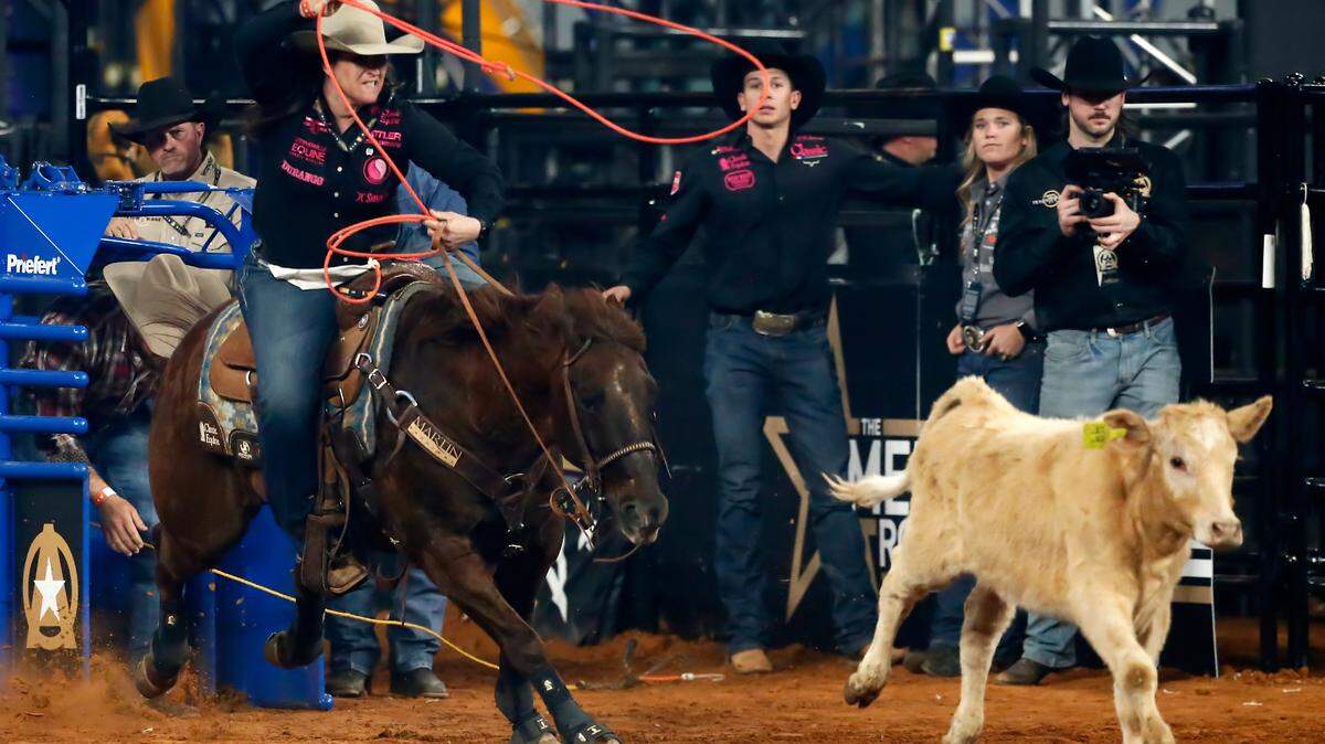 Breakaway roper Kelsie Domer competes at the 2023 American Rodeo in Arlington.