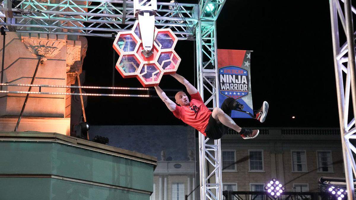 Denton firefighter Gary Weiland competes on season 15 episode 3 of “American Ninja Warrior”.