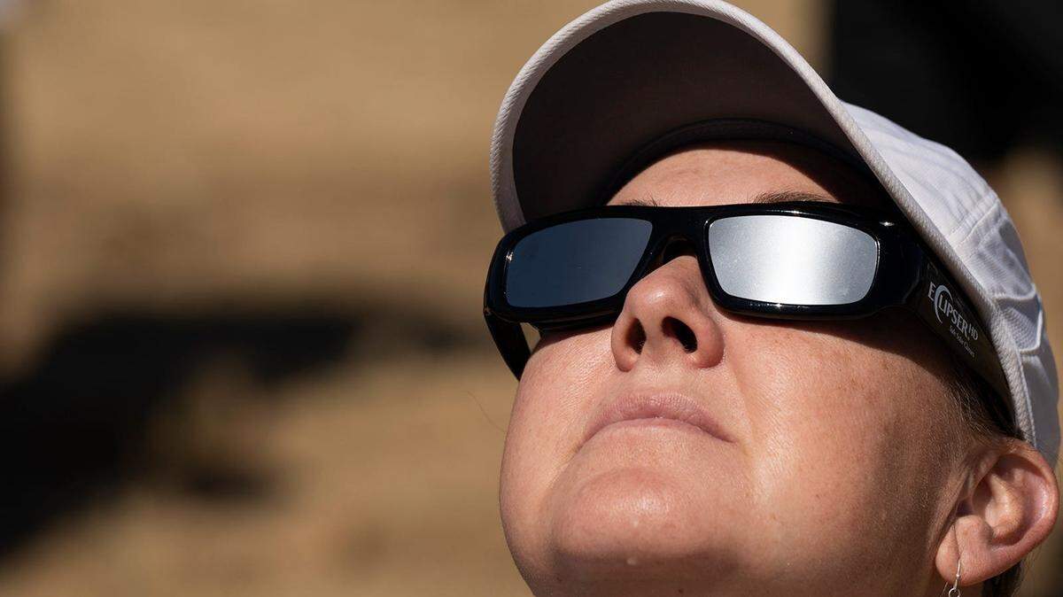 You looked at the eclipse without glasses. How do you know if your eyes have been damaged?