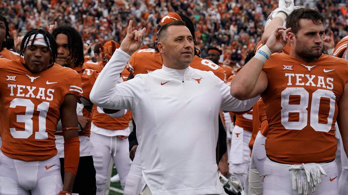 Texas head coach Steve Sarkisian convinced Warren Roberson to jump from his TCU commitment and sign with the Longhorns. 