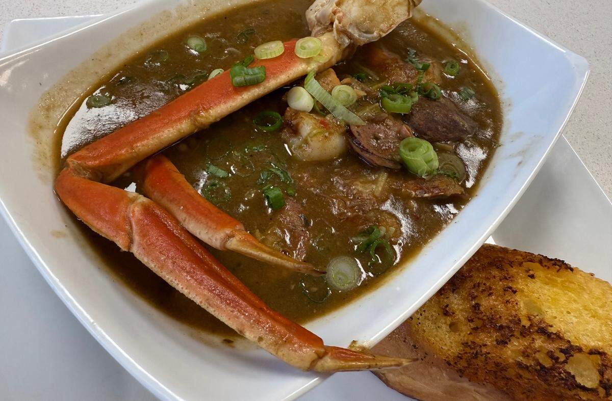Shrimp and chicken gumbo with sausage and snow crab, plus garlic toast at Chef’s Corner in Fort Worth, Texas, June 22, 2025.