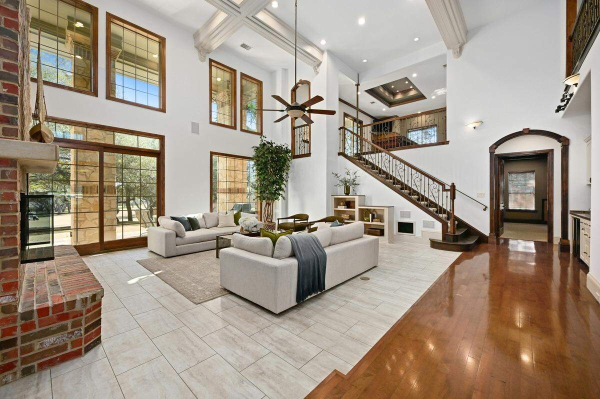 A home perfect for aviation and golf enthusiasts has quality finishes inside.