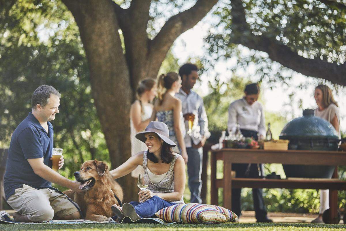 Smokin’ Tuesdays on the lawn at the Four Season Hotel Austin, a pet-friendly hotel with a 3 acre lawn, as well as access to 10 mile hike and bike trails for animal and family fun.