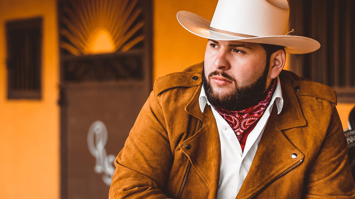 ‘El Fantasma’ y Voz de Mando listos para ‘Grammy’ Latinos