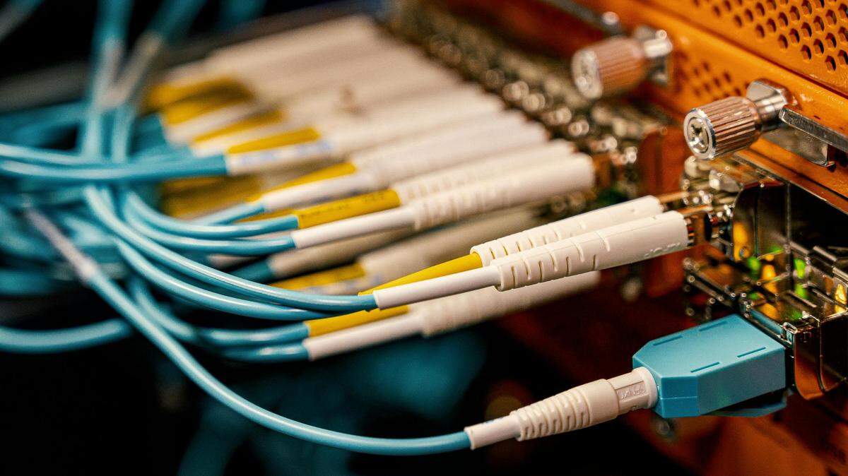 Thefts of wiring used for internet services have surged more than 500%, Fort Worth police say.