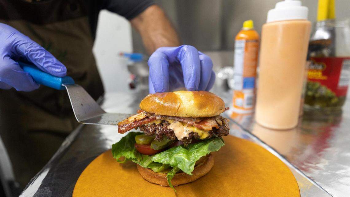 Star-Telegram readers’ ‘best food truck burger’ spot is opening a restaurant