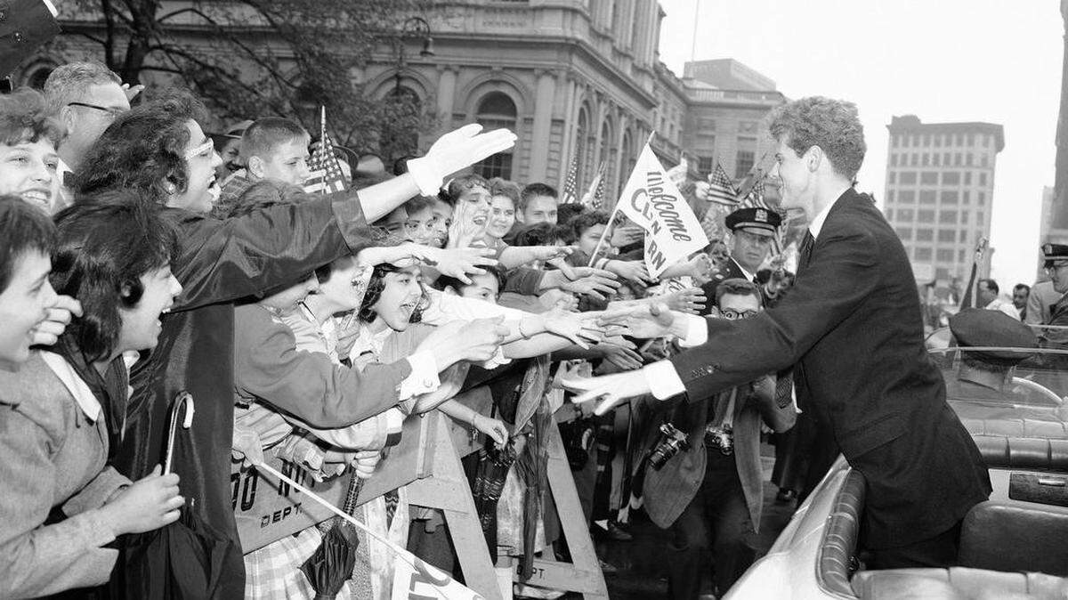 Fans greet Van Cliburn in 1958 in New York City, after his win in Moscow.