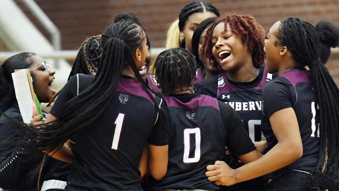 Updated Fort Worth-area high school boys and girls basketball district standings