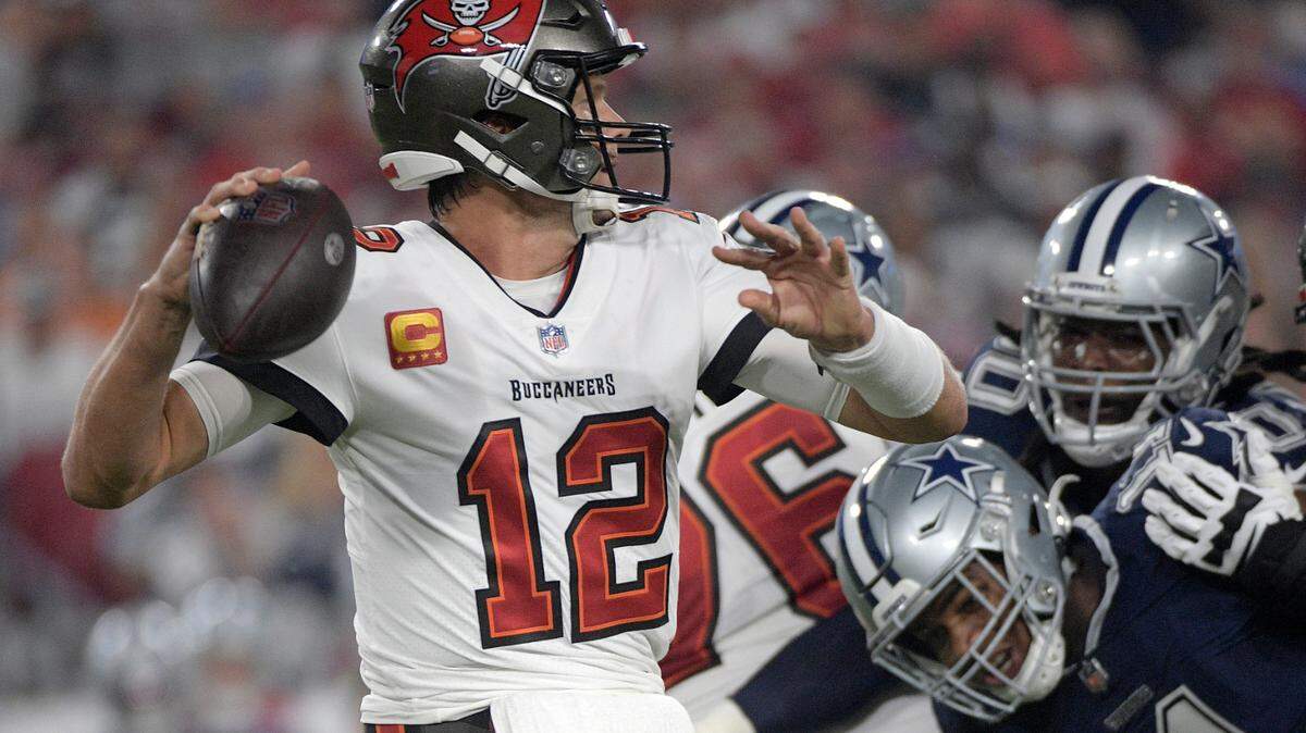 Dallas Cowboys linebacker Micah Parsons compared Buccaneers quarterback Tom Brady to a Superhero.