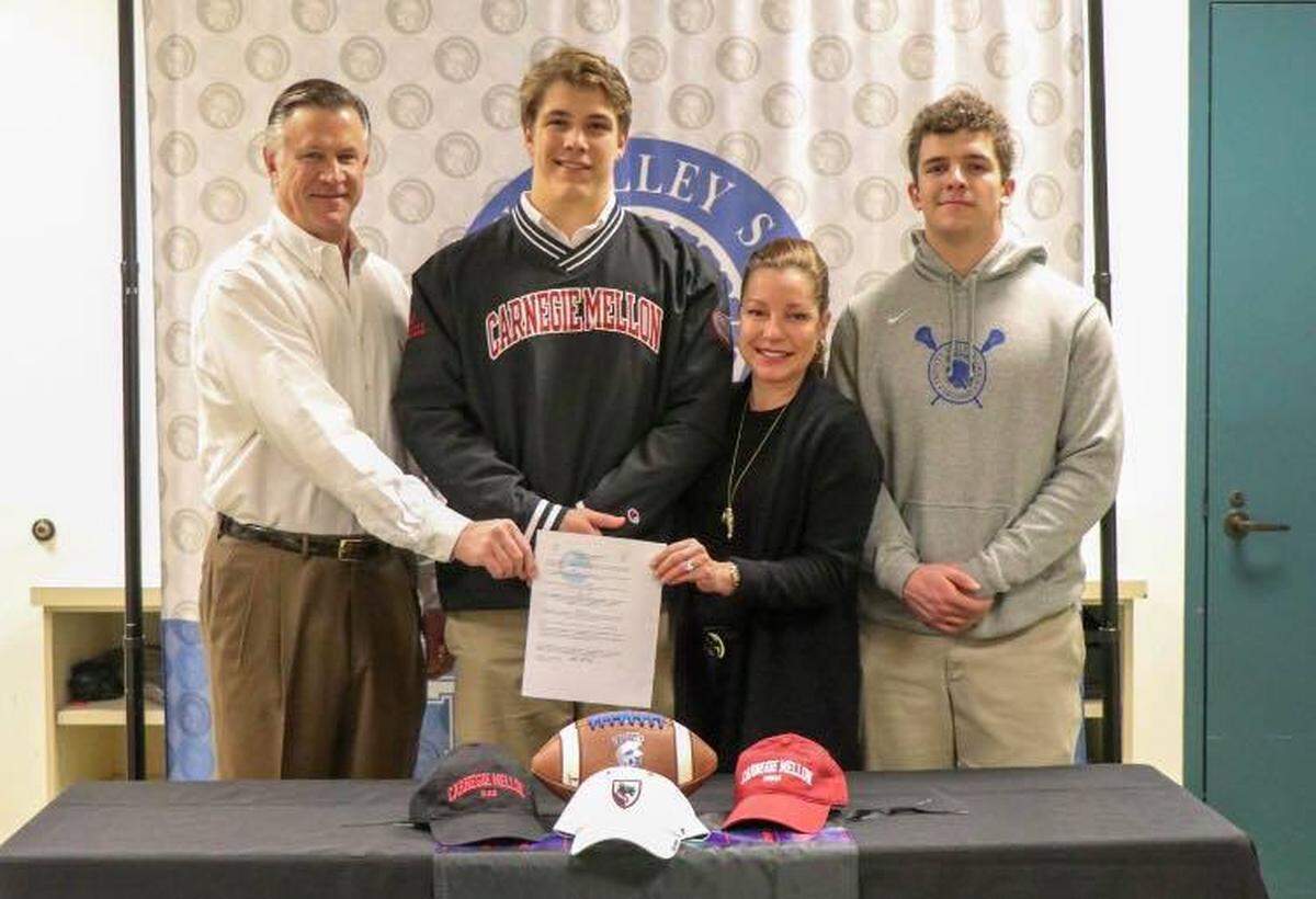 Thor Truelson of Trinity Valley School signed with Carnegie Mellon football on Wednesday, Feb. 5 2020.