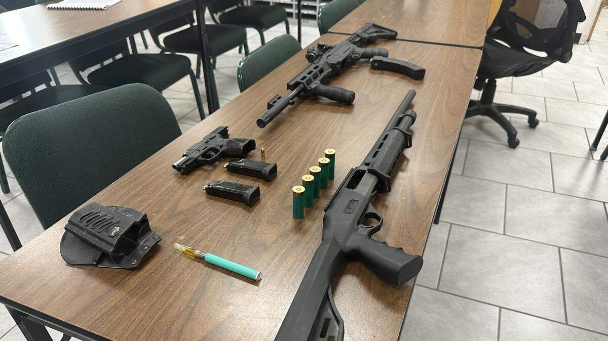 A suspect armed with a rifle, shotgun and handgun was stopped Sunday, Nov. 12, by White Settlement police officers outside the front door of a man he had threatened to shoot, police said.