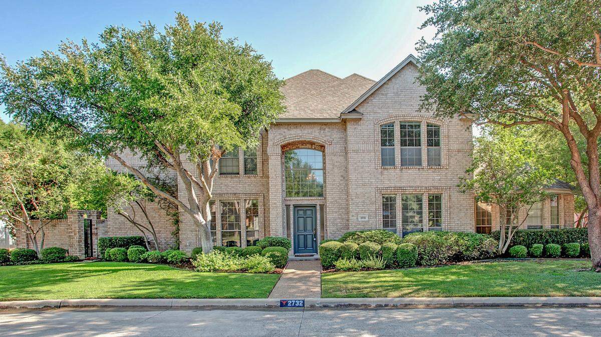 The home at 2732 Riverwood Trail is ideal for formal entertaining and informal comfortable living. 