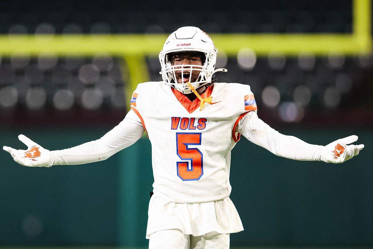 Arlington Bowie defensive back Princeton Campbell (5) yells in in confusion toward an official after making a play in a district match up against Arlington Lamar at Choctaw Stadium in Arlington, Texas on October 30, 2025.