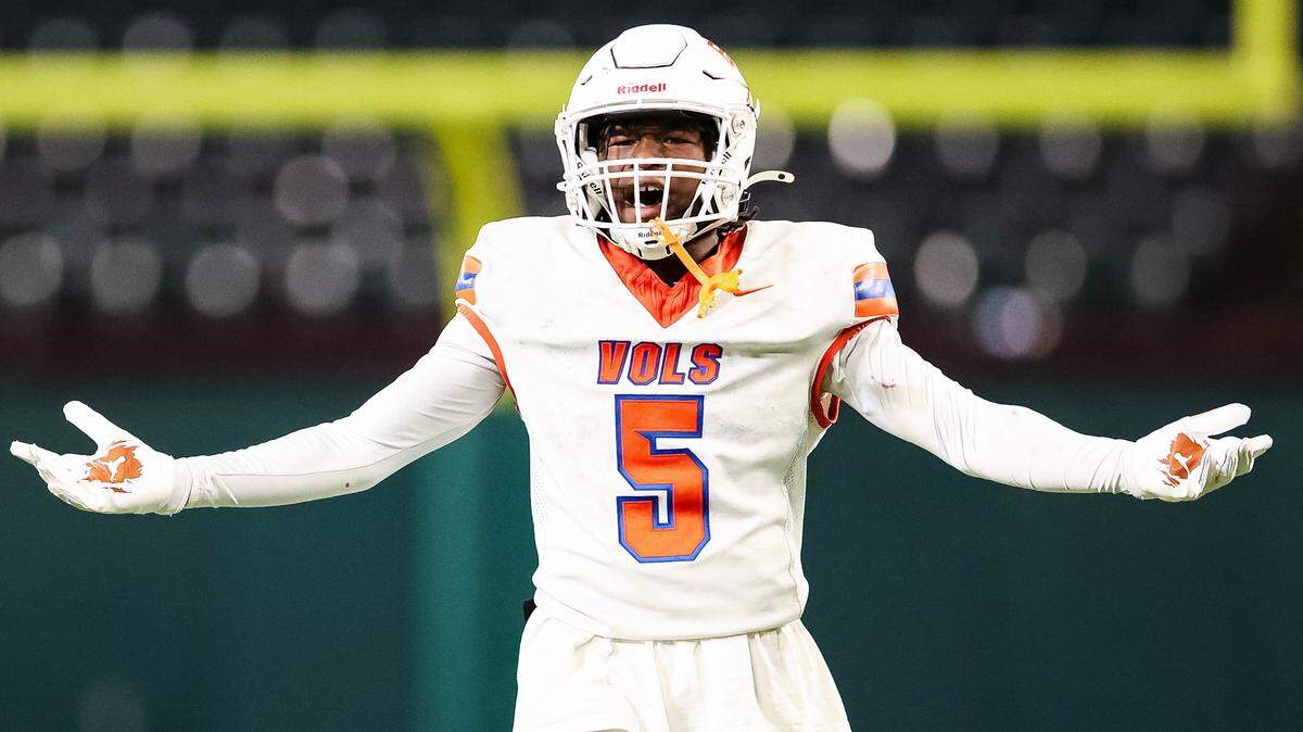 Arlington Bowie defensive back Princeton Campbell (5) yells in in confusion toward an official after making a play in a district match up against Arlington Lamar at Choctaw Stadium in Arlington, Texas on October 30, 2025.