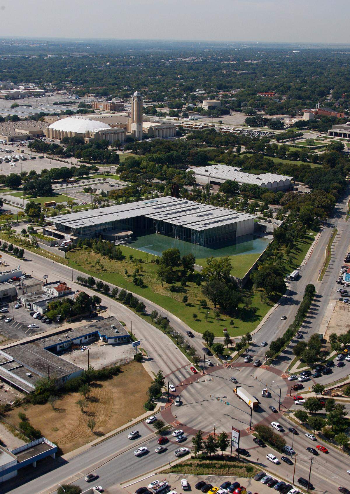 Oct. 11, 2007: The Fort Worth Cultural District and intersection of West Seventh Street, University Drive and Camp Bowie Boulevard.