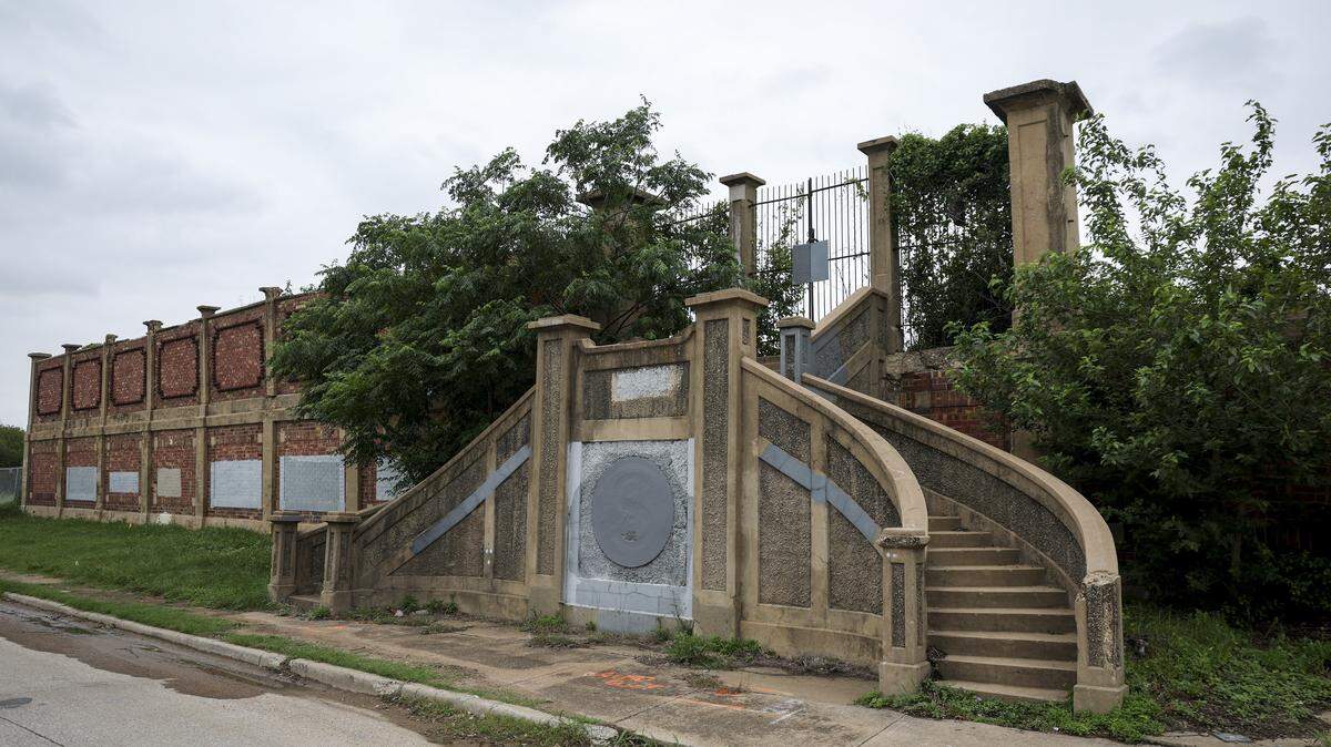 The Swift employee staircase and Victorian-era wall at 709 NE. 23rd Street are listed on Historic Fort Worth's most endangered places, on Thursday, April 30, 2026 in Fort Worth, Texas. The double staircase was built in 1902, providing an employee entrance to the Swift & Co. meat plant from parking lots across NE. 23rd Street.