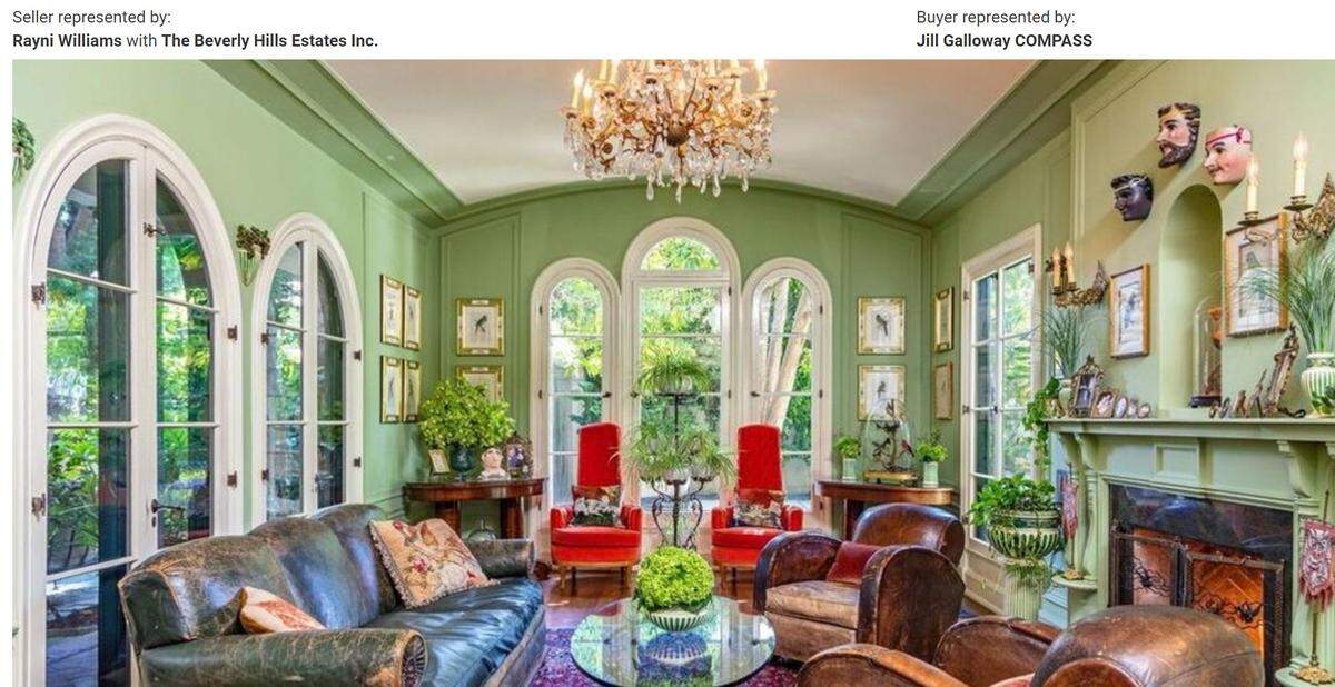 Green sitting room.