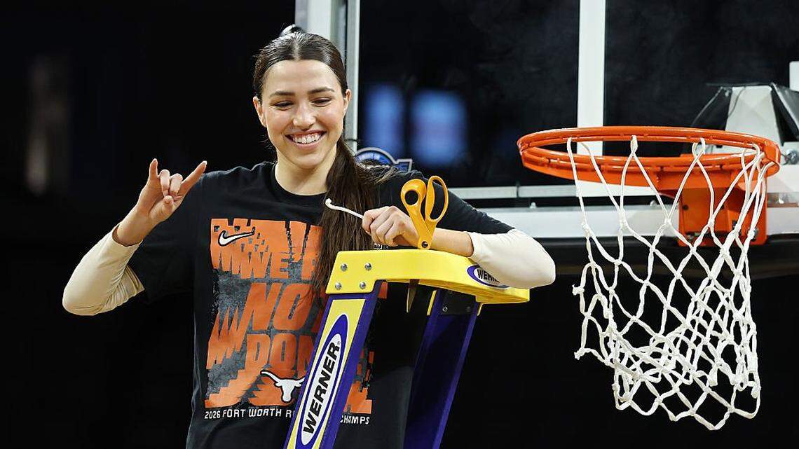 Former Keller star finishes dream week with another basket and Final Four trip