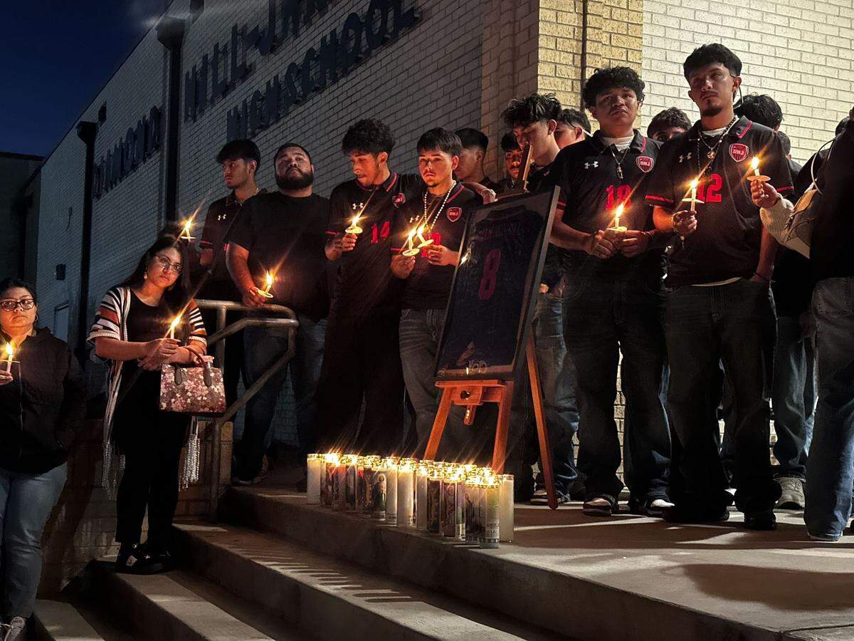 A candlelight vigil was hosted Thursday by Diamond Hil-Jarvis High School to mourn a student who was killed during an accident.&nbsp;