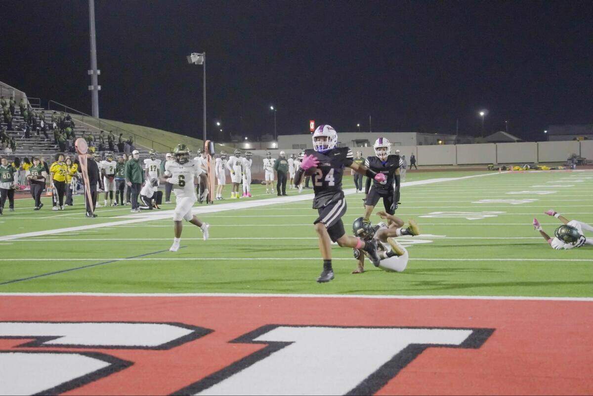 Southwest’s Drew Lampkin (24) rushes for a touchdown during the first quarter of a high school football game against Fort Worth Western Hills at Clark Stadium in Fort Worth, Texas, Thursday, October 30, 2025. Southwest won 40-6.