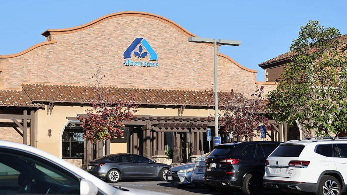 Two Albertsons stores will close in North Texas. Here’s when and where