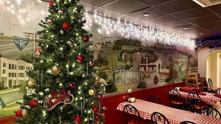 This North Texas restaurant has Christmastime decor and $10-20 dinners