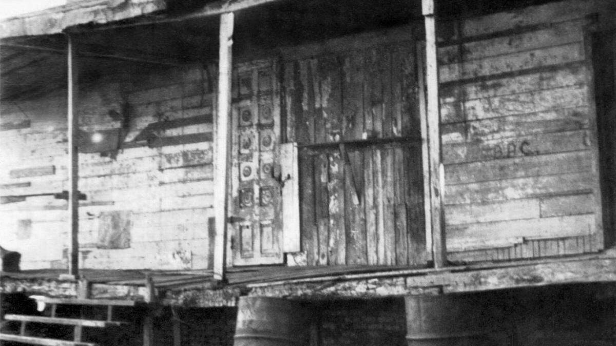 Doris Rae Levy’s photo of the ramshackle Van Zandt Cottage in 1936, before its romanticized restoration.