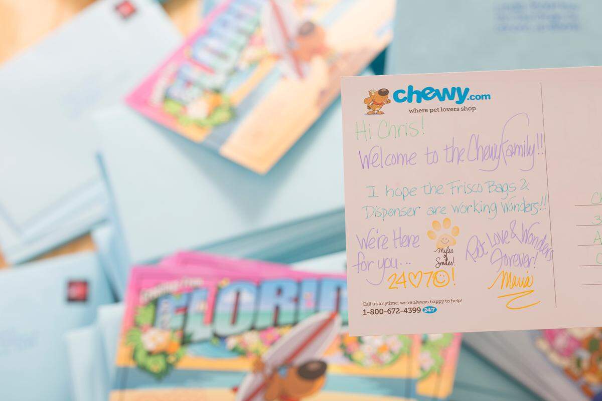 Handwritten cards Chewy employees sent to customers