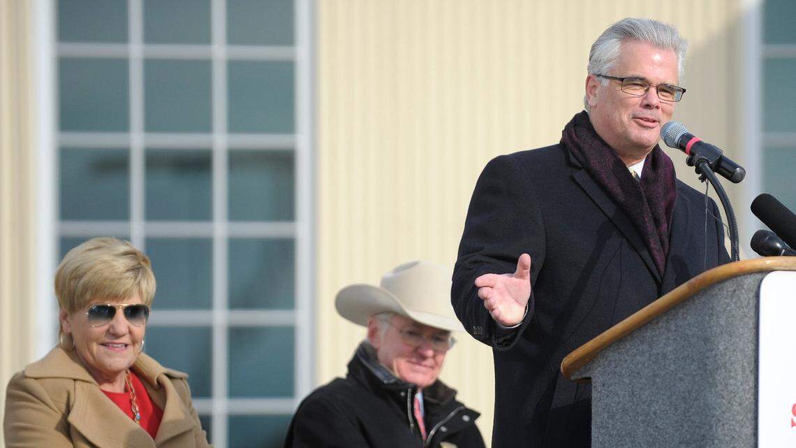 Fort Worth City Manager David Cooke (right) with then-Mayor Betsy Price and Ed Bass in 2016.
