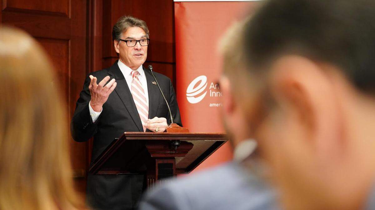 Energy Secretary Rick Perry describes working with the Department of Energy’s National Laboratories, which research everything from climate change to the human genome, at a forum hosted by the Bipartisan Policy Center, January 17, 2019.