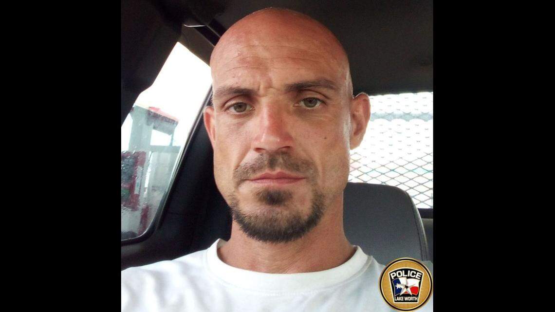 Lake Worth police are asking for the public’s help in locating Matthew Aaron Minton, who they suspect of stealing a car on Aug. 20 with four children inside.