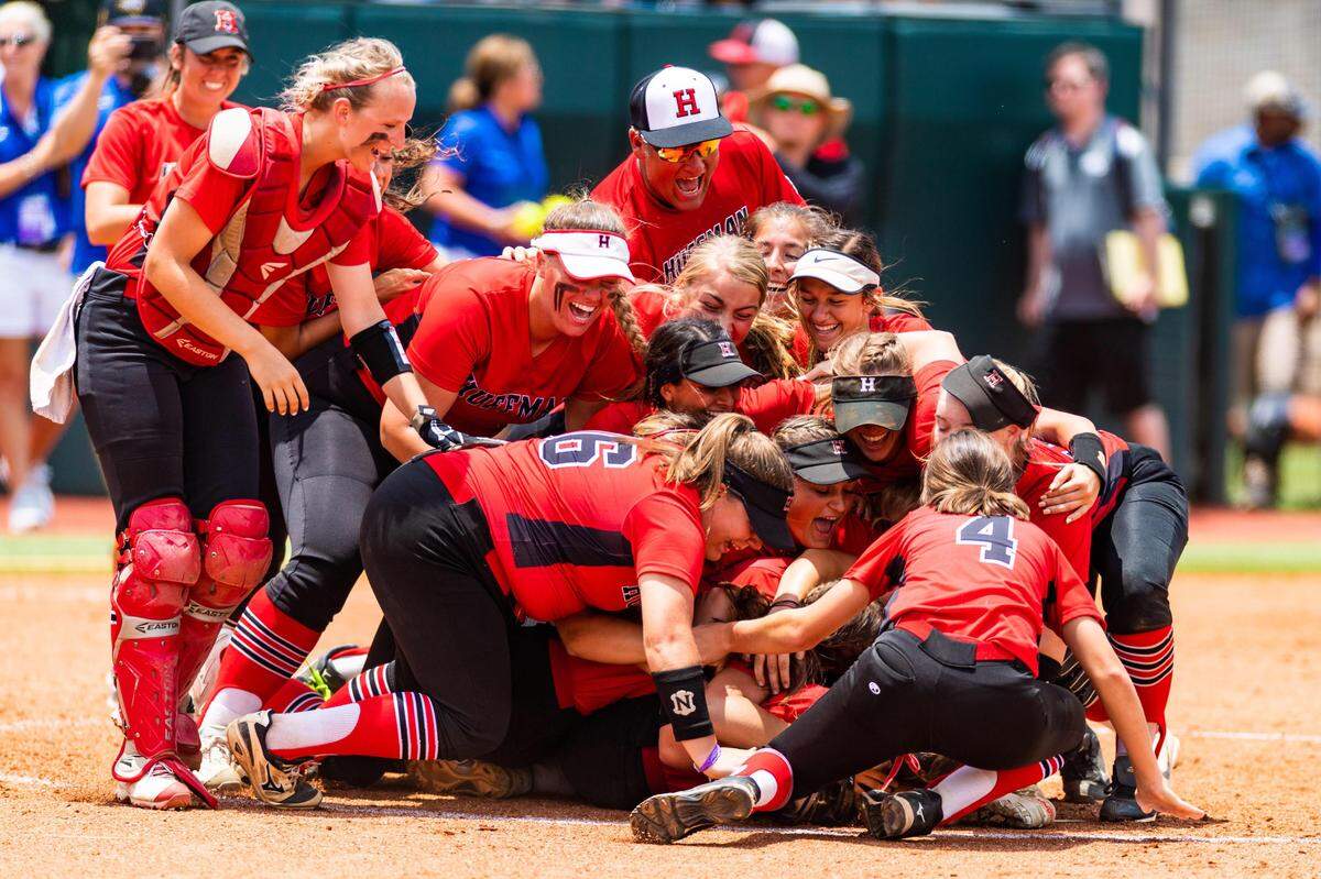 Huffman Hargrave defeated Anna 12-0 in six innings during the 4A state championship, Saturday June 1, 2019.