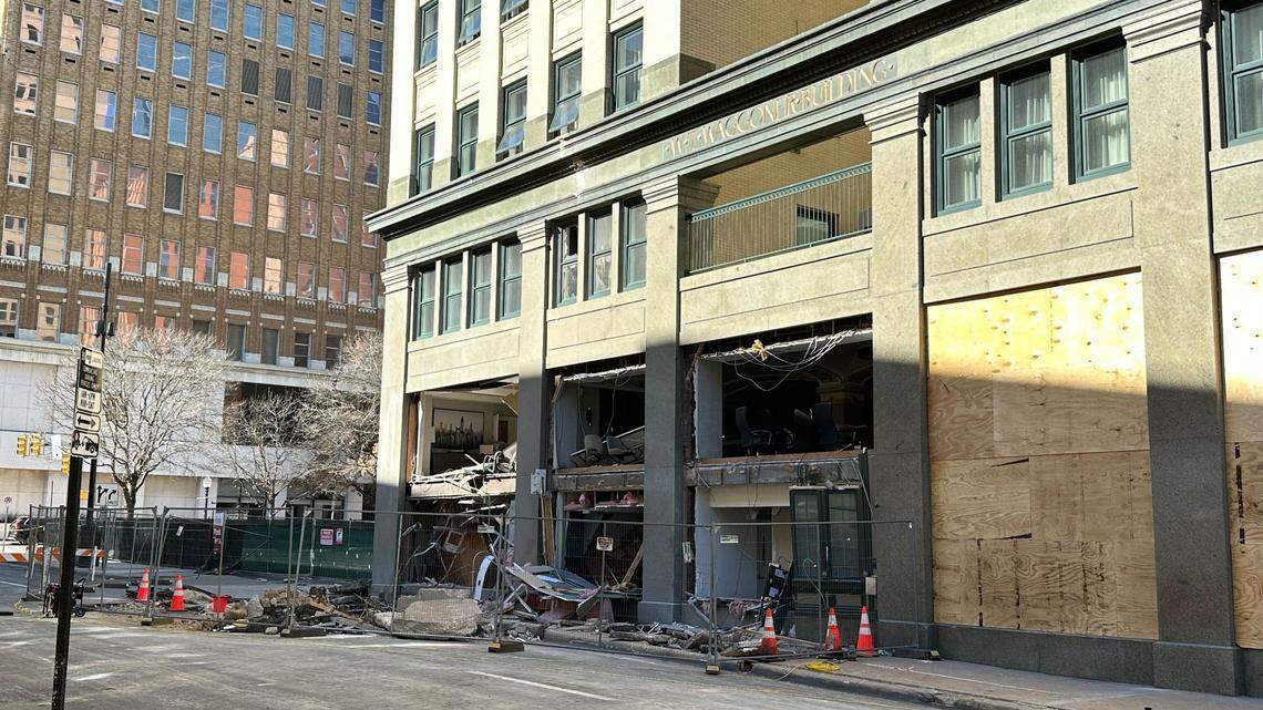 Restaurant worker hurt at Fort Worth hotel sues, claims gas smell 90 minutes before blast