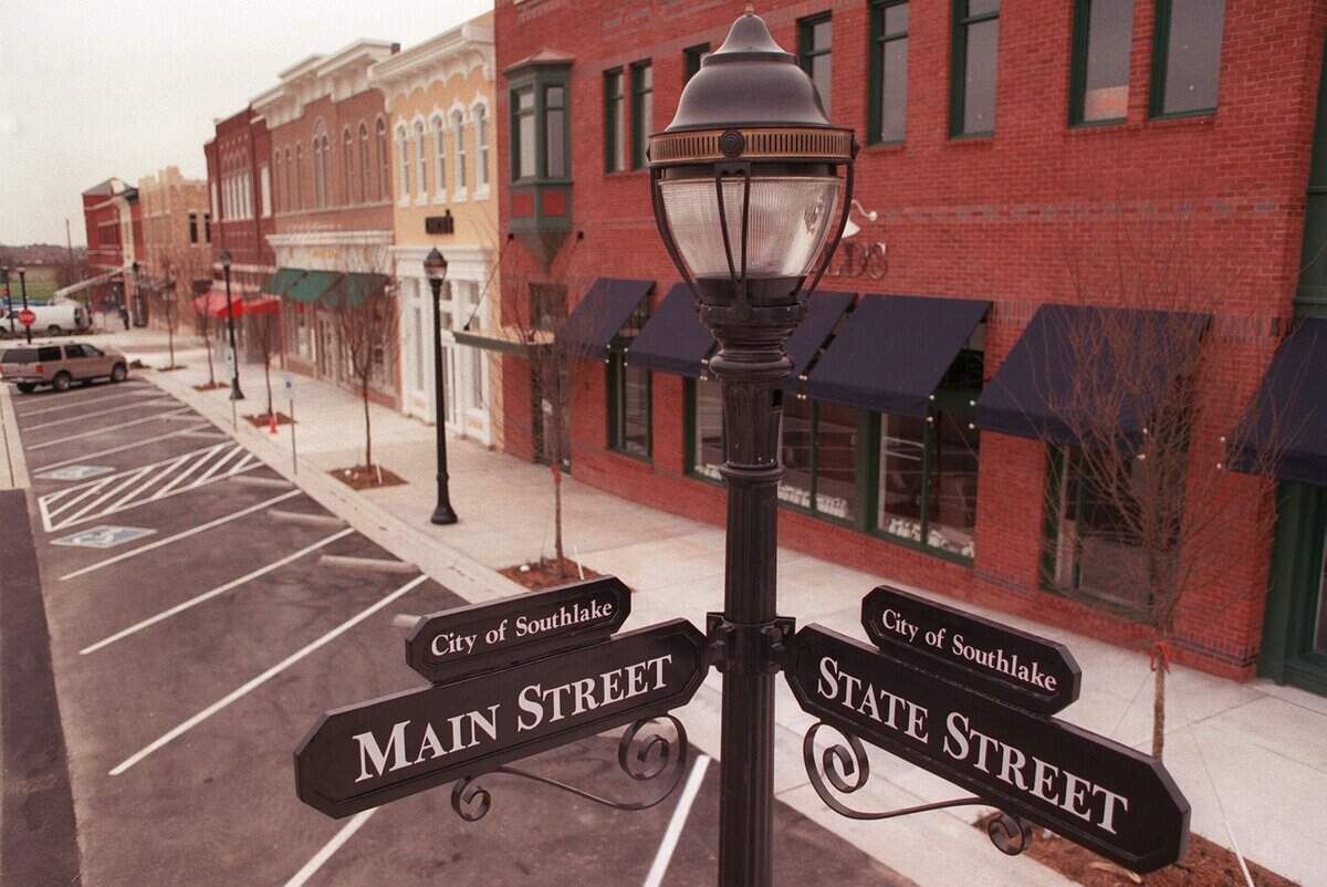 March 10, 1999: A street sign at Southlake's new Town Square.
